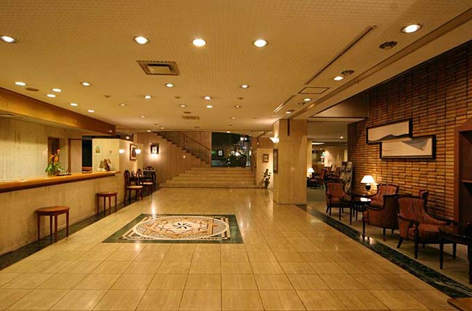 甲府温泉 ホテル談露館
フロントロビー画像