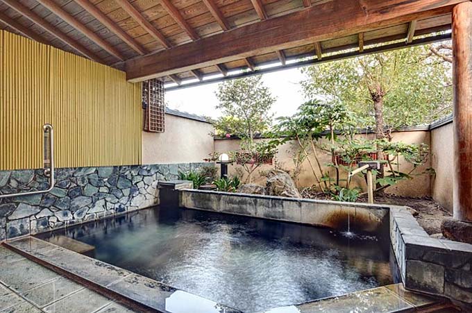 甲府湯村温泉 湯志摩の郷 楽水園 露天風呂画像